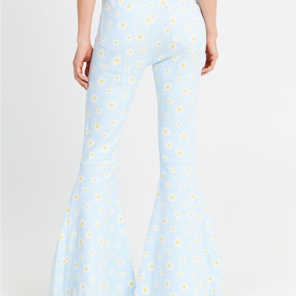 ALTAR'D STATE Jeans | Mila Daisy Flare 2 piece set - Picture 3 of 12